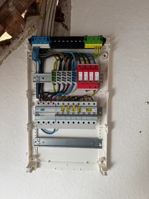 Neue Unterverteilung im Aufbau