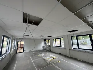 Vorbereitung für Deckenbeleuchtung im Klassenzimmer